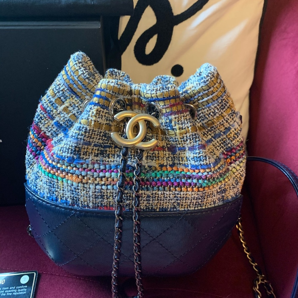 Sold- Chanel Small Gabrielle bucket bag - Picture 2 of 9